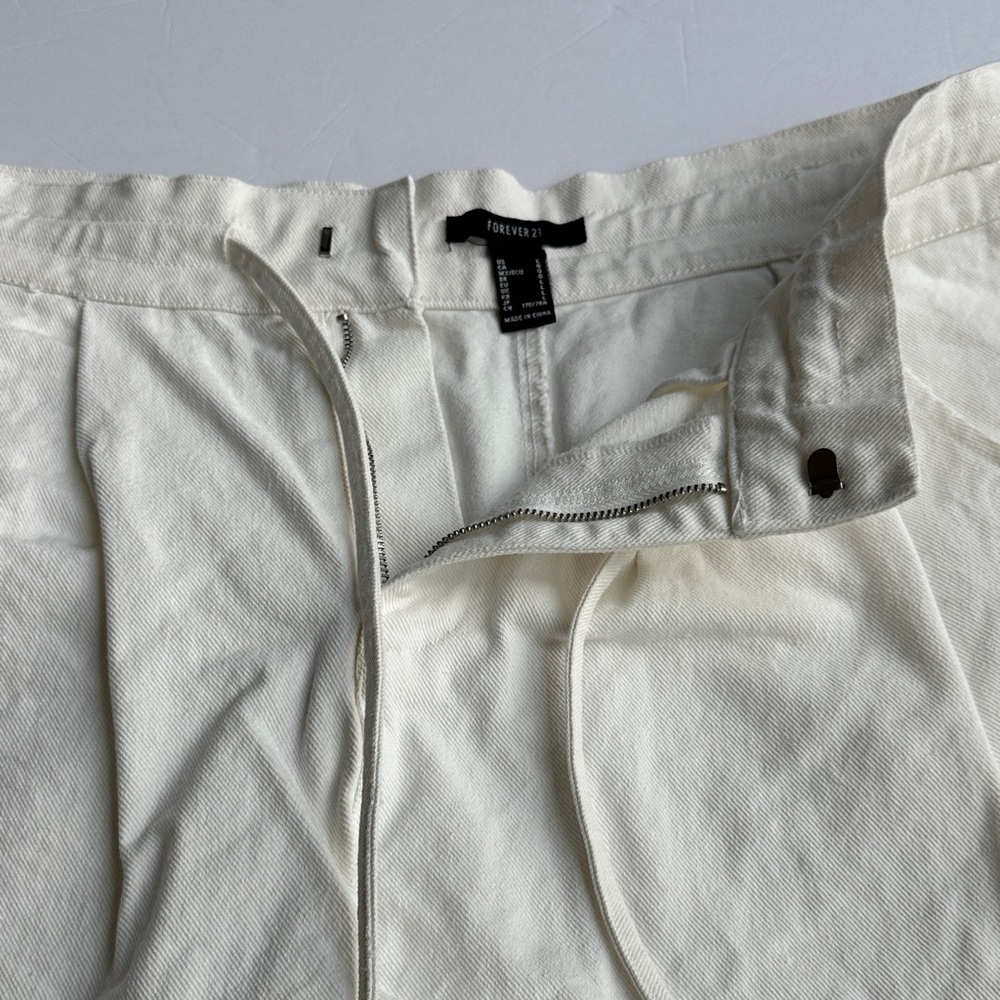Forever 21 Women's Cream High-Waisted Shorts | Minimalist | Size Large - Picture 3 of 8